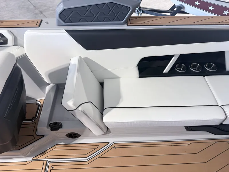 Slide: The Image of Nautique GS24 2026 - 19