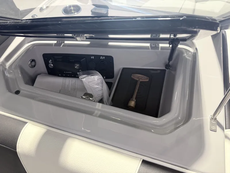 Slide: The Image of Nautique GS24 2026 - 17