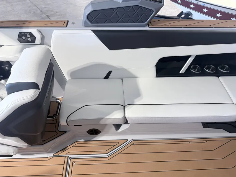 Slide: The Image of Nautique GS24 2026 - 20