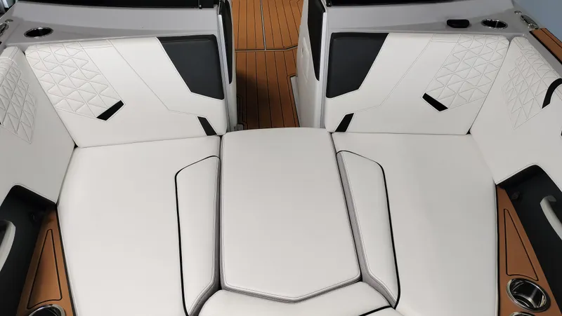 Slide: The Image of Nautique GS24 2026 - 5