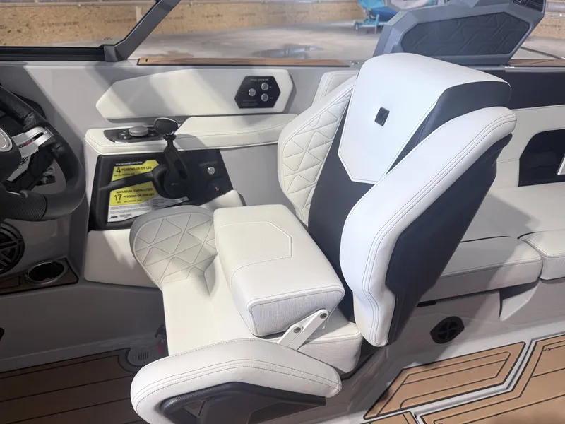 Slide: The Image of Nautique GS24 2026 - 26