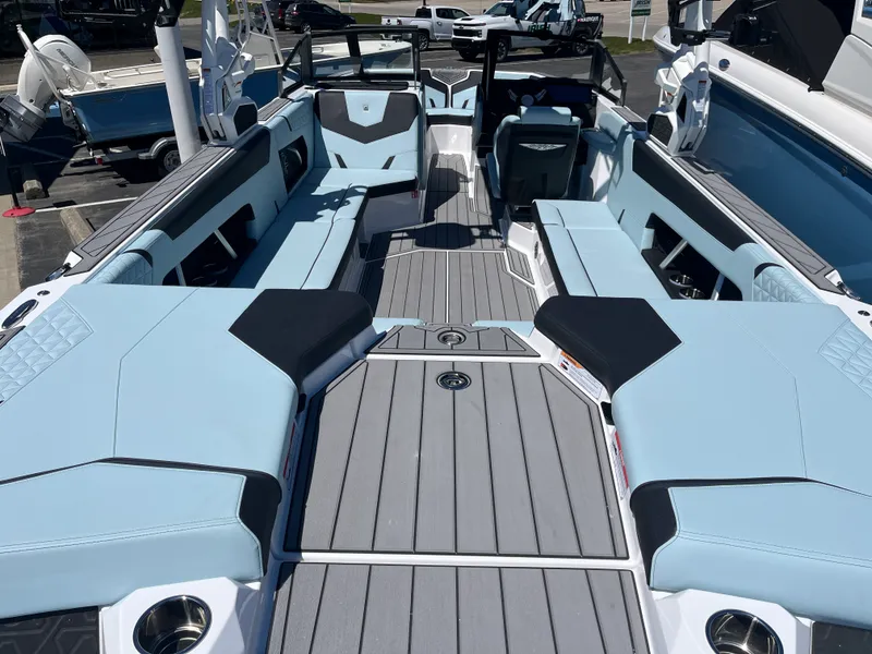Slide: The Image of Nautique GS24 2026 - 18