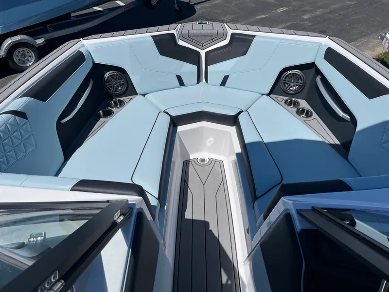 Slide: The Image of Nautique GS24 2026 - 4