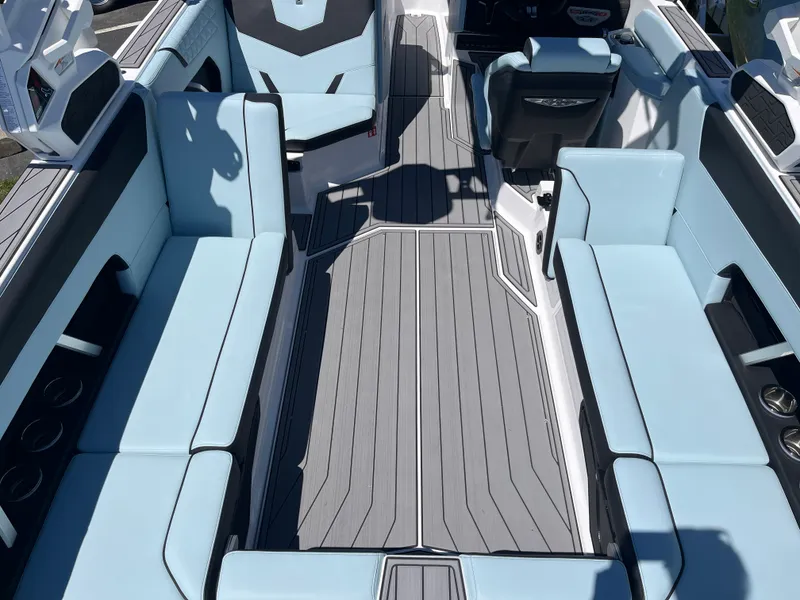 Slide: The Image of Nautique GS24 2026 - 15