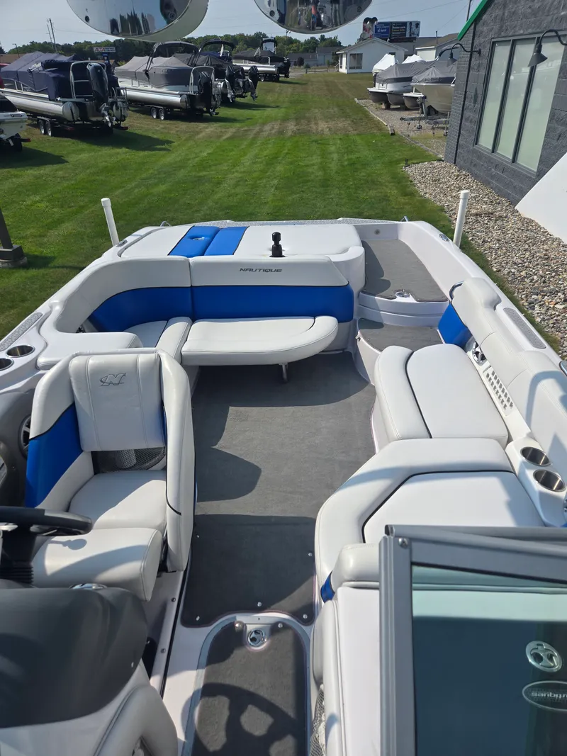 Slide: The Image of Nautique CROSSOVER 211 2008 - 18