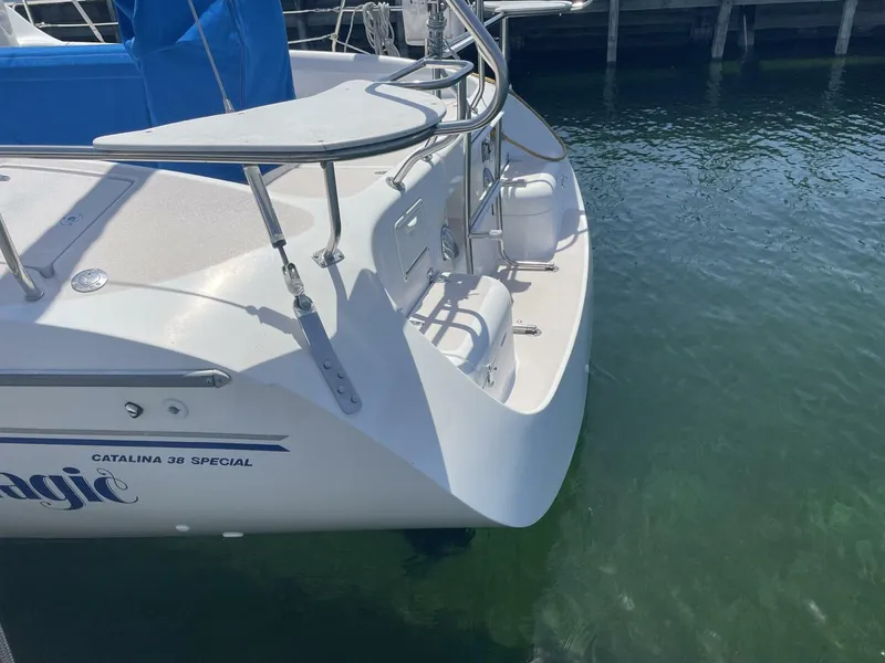 Slide: The Image of CATALINA YACHTS 380 Special 1997 - 48