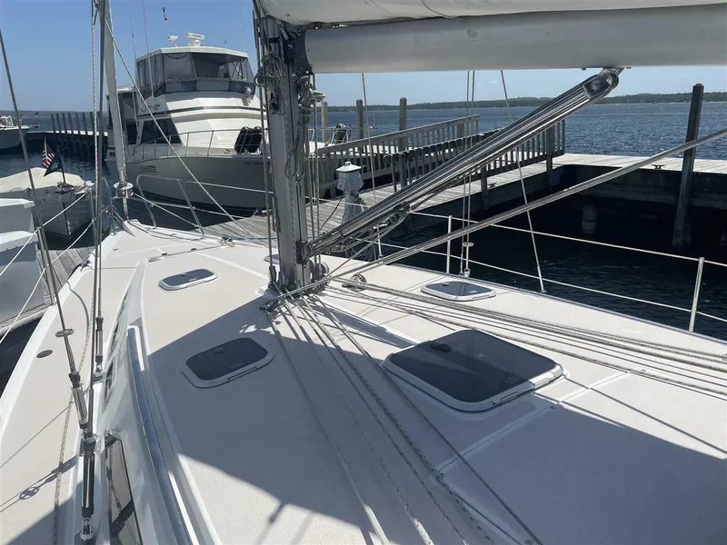 Slide: The Image of CATALINA YACHTS 380 Special 1997 - 36