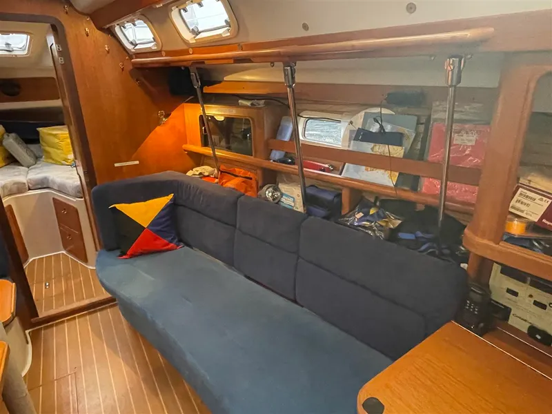 Slide: The Image of CATALINA YACHTS 380 Special 1997 - 5