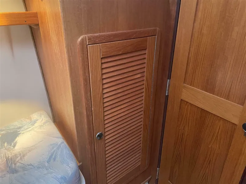 Slide: The Image of CATALINA YACHTS 380 Special 1997 - 10