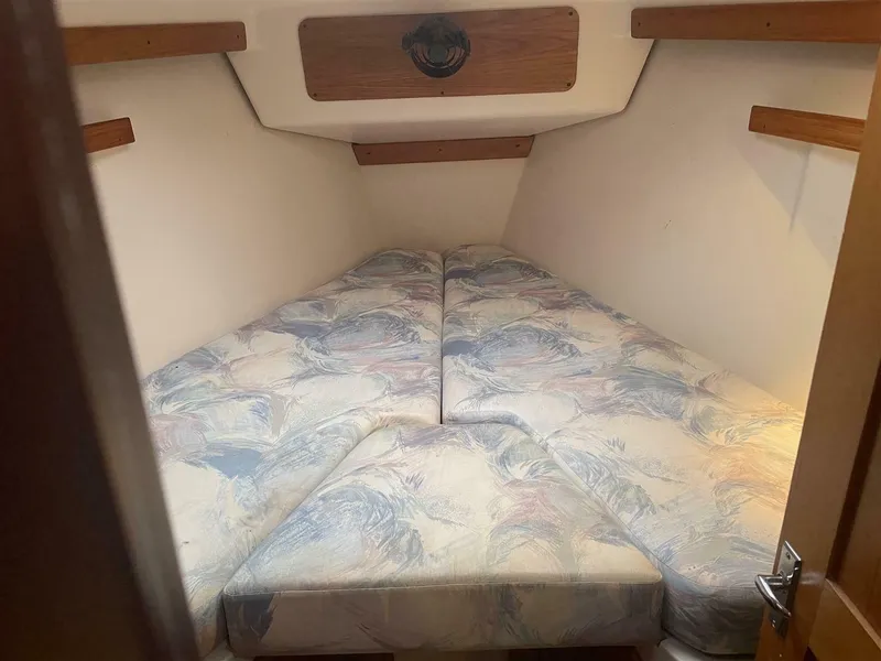Slide: The Image of CATALINA YACHTS 380 Special 1997 - 8
