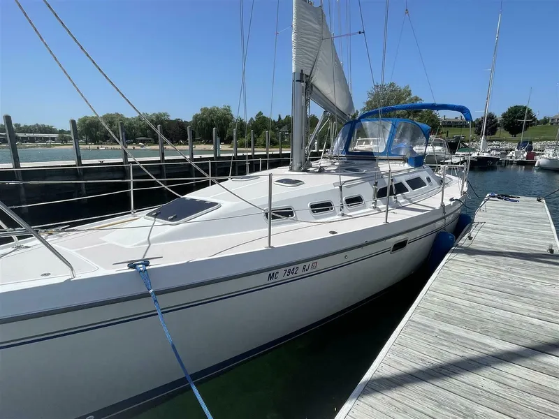 Slide: The Image of CATALINA YACHTS 380 Special 1997 - 3