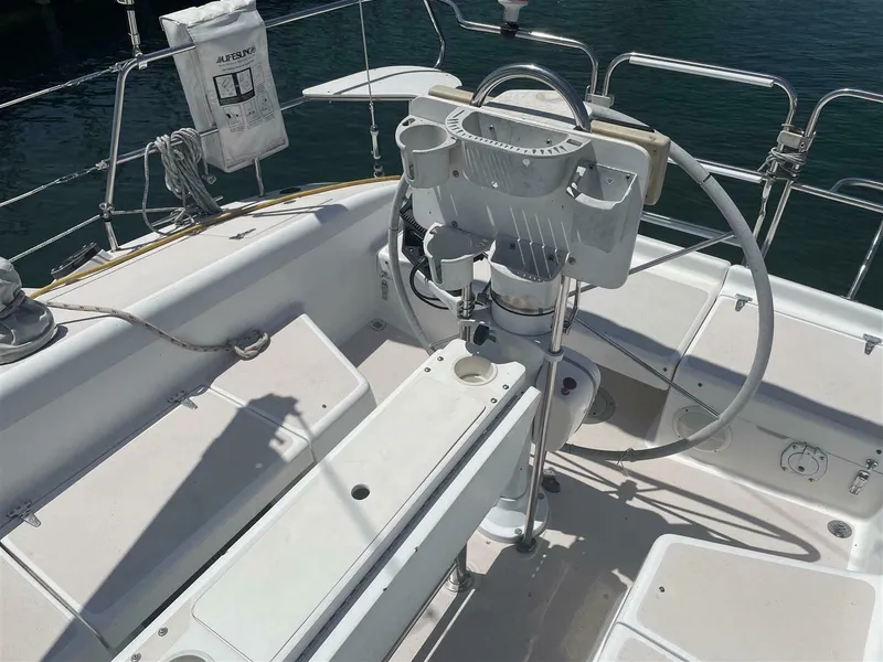 Slide: The Image of CATALINA YACHTS 380 Special 1997 - 47
