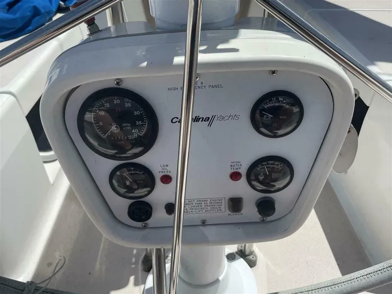 Slide: The Image of CATALINA YACHTS 380 Special 1997 - 41