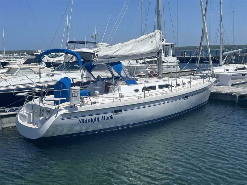 Slide: The Image of CATALINA YACHTS 380 Special 1997 - 34