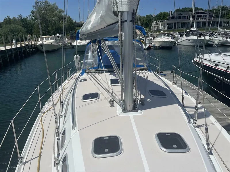 Slide: The Image of CATALINA YACHTS 380 Special 1997 - 39