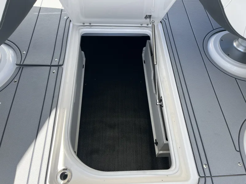 Slide: The Image of Chaparral 30 SSX 2026 - 33