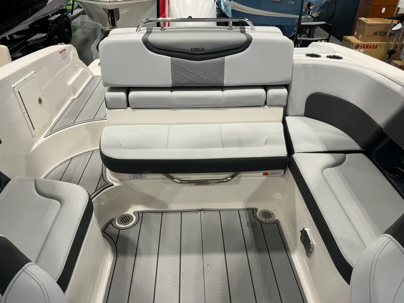 Slide: The Image of Chaparral 270 OSX 2025 - 11