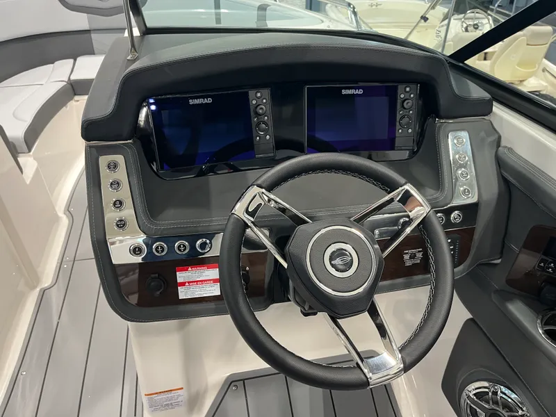 Slide: The Image of Chaparral 270 OSX 2025 - 16