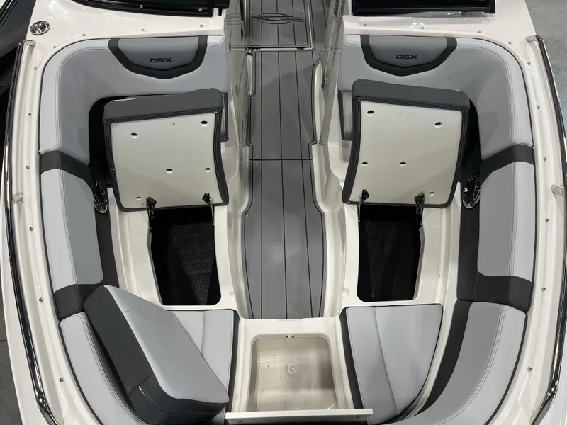 Slide: The Image of Chaparral 270 OSX 2025 - 23