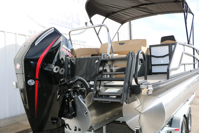 Slide: The Image of EVOTTI 523 CS Tri-Toon 2026 - 4