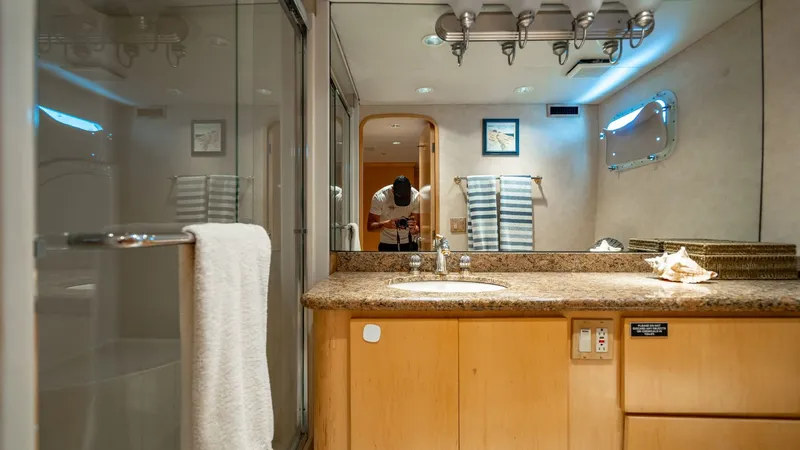 Slide: The Image of Broward Raised Pilothouse MY 1998 - 24
