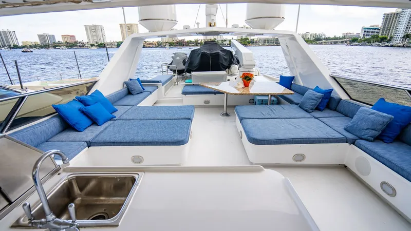 Slide: The Image of Broward Raised Pilothouse MY 1998 - 32