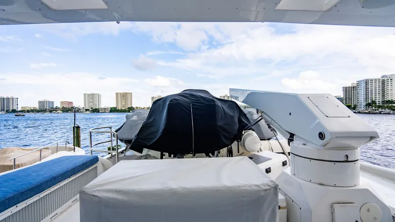Slide: The Image of Broward Raised Pilothouse MY 1998 - 33