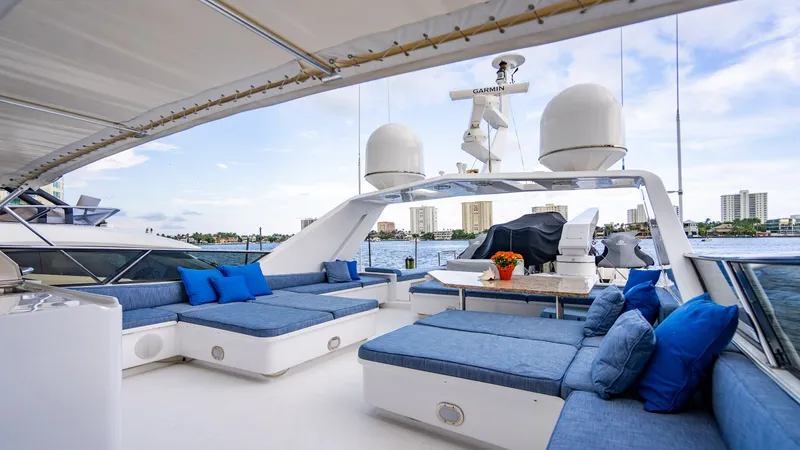 Slide: The Image of Broward Raised Pilothouse MY 1998 - 30