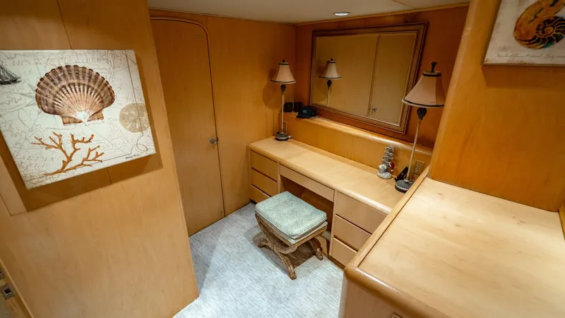 Slide: The Image of Broward Raised Pilothouse MY 1998 - 13