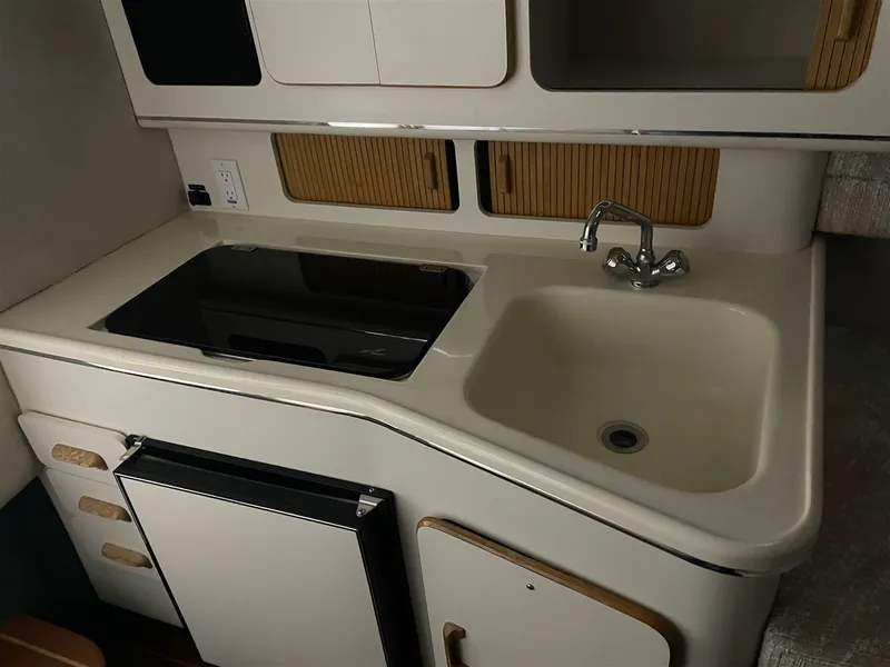 Slide: The Image of Sea Ray 300 Weekender 1993 - 17