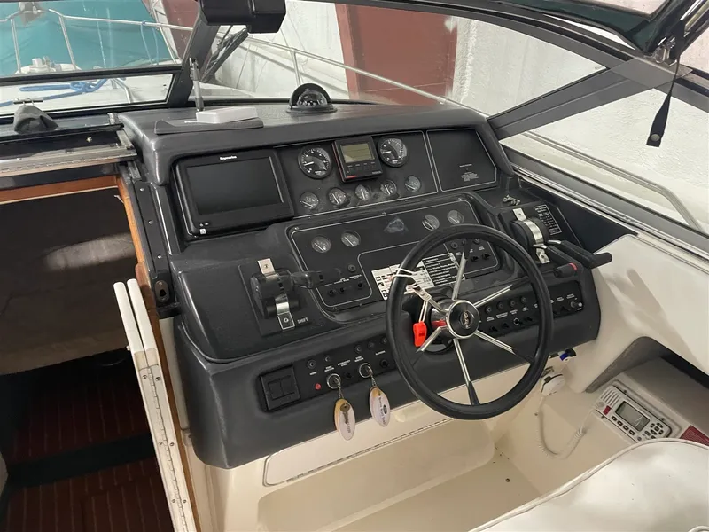 Slide: The Image of Sea Ray 300 Weekender 1993 - 11