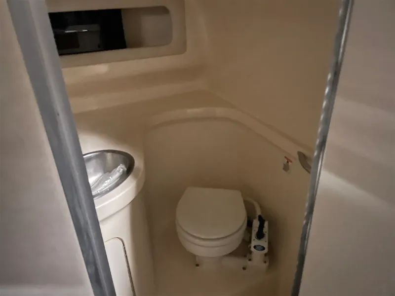 Slide: The Image of Sea Ray 300 Weekender 1993 - 18