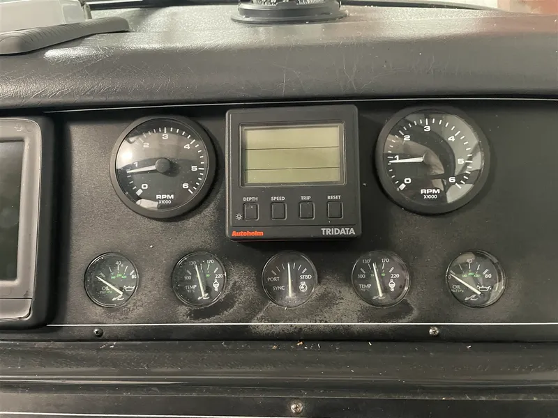 Slide: The Image of Sea Ray 300 Weekender 1993 - 13
