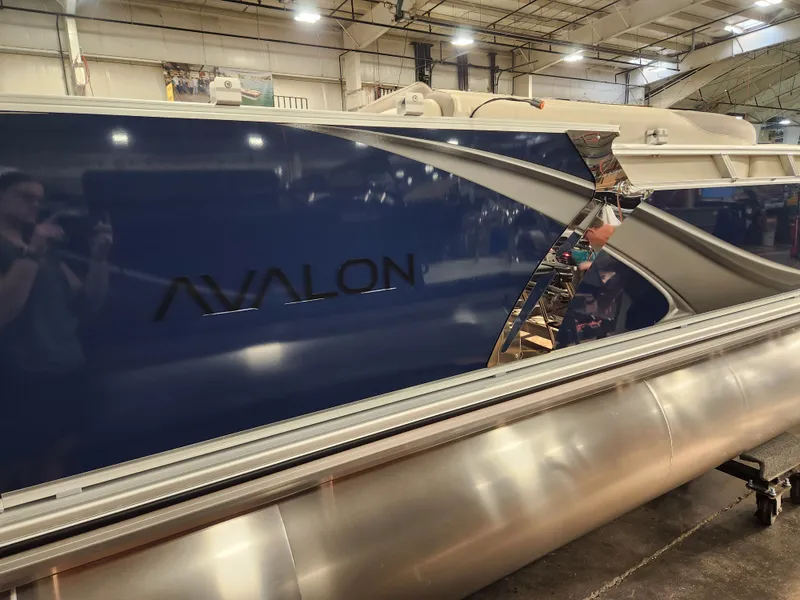 Slide: The Image of Avalon LSZ - 23 FT Quad Lounger "Cloudline Drift" 2026 - 1