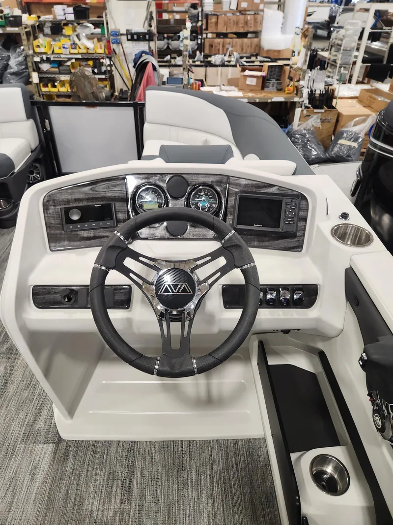Slide: The Image of Avalon LSZ - 23 FT Quad Lounger Triple toon "Stillwater Grey" 2026 - 7