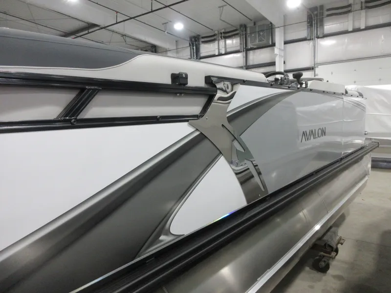 Slide: The Image of Avalon LSZ - 23 FT Quad Lounger Triple toon "Stillwater Grey" 2026 - 10