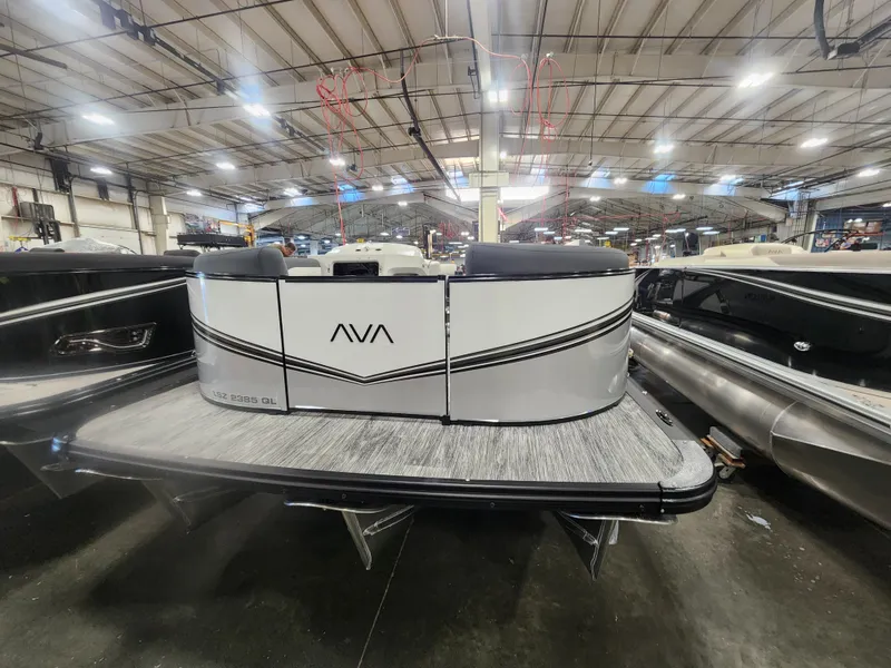 Slide: The Image of Avalon LSZ - 23 FT Quad Lounger Triple toon "Stillwater Grey" 2026 - 1