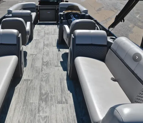 The Image of Qwest 822 E-Class RLS Triple toon 2023 - 0