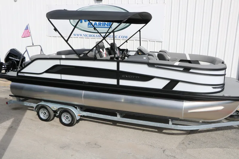 Slide: The Image of EVOTTI 723 QL Tri-Toon 2026 - 15