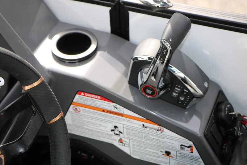 Slide: The Image of EVOTTI 723 QL Tri-Toon 2026 - 53