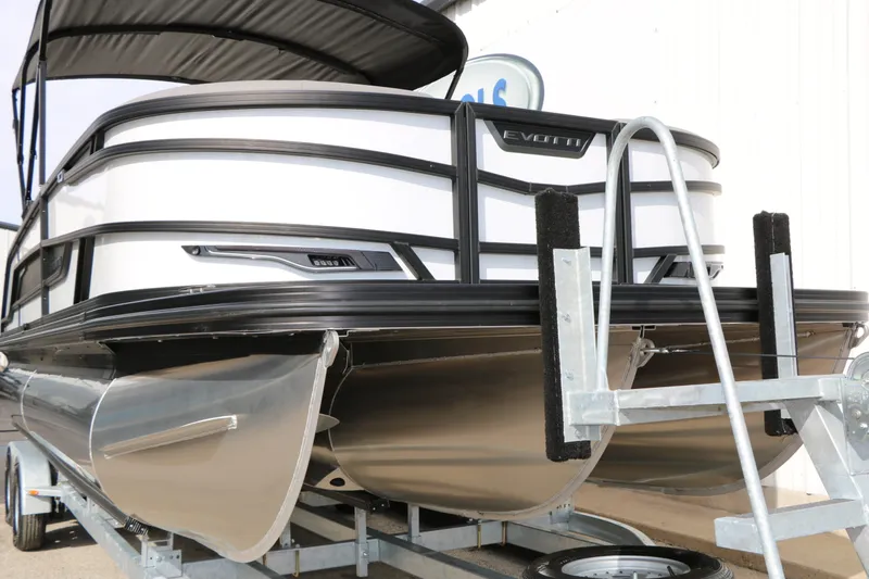 Slide: The Image of EVOTTI 723 QL Tri-Toon 2026 - 60