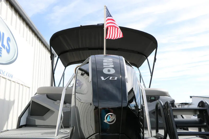 Slide: The Image of EVOTTI 723 QL Tri-Toon 2026 - 64