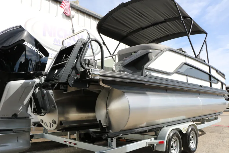 Slide: The Image of EVOTTI 723 QL Tri-Toon 2026 - 67