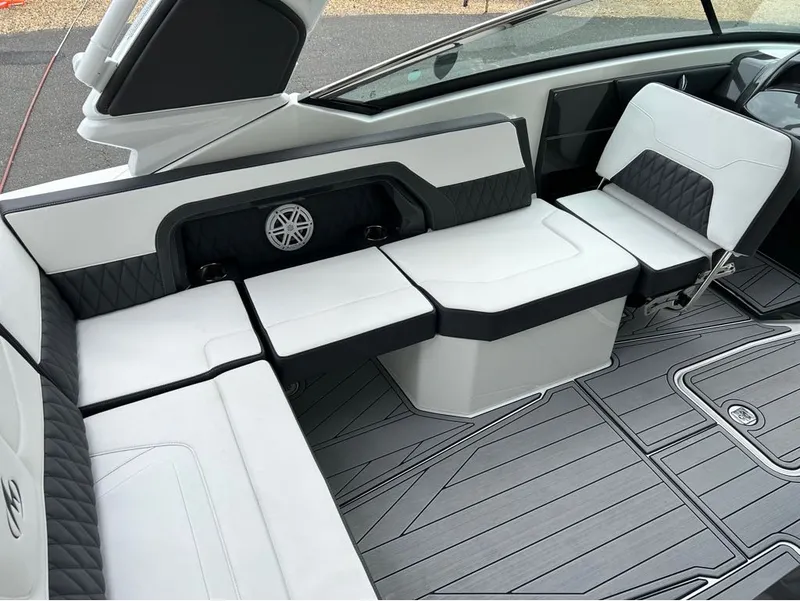 Slide: The Image of Monterey 298SS 2022 - 18