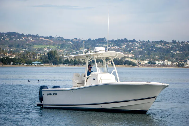 The Image of Regulator Marine 25 Center Console 2017 - 0