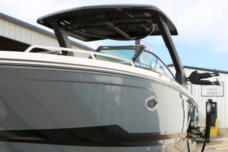 Slide: The Image of Chaparral 28 Surf 2026 - 6