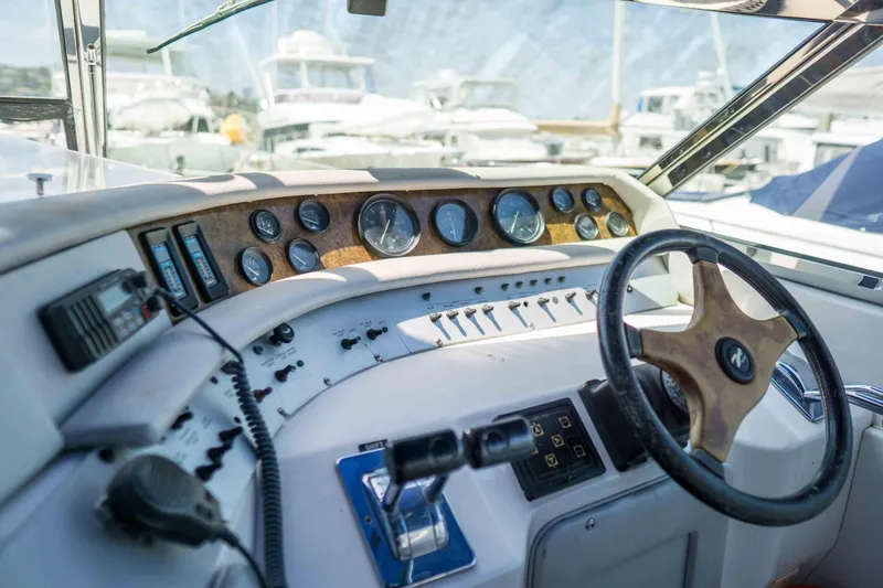 Slide: The Image of Sea Ray 450 Sundancer 1995 - 9