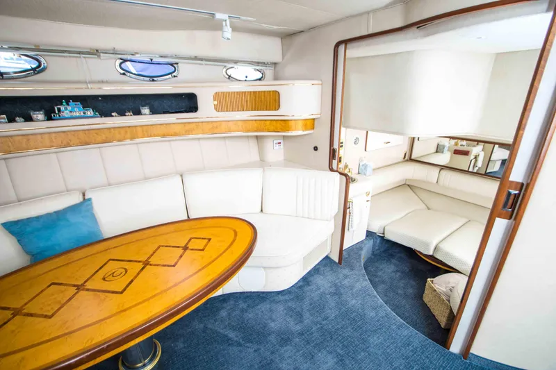 Slide: The Image of Sea Ray 450 Sundancer 1995 - 25