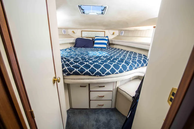 Slide: The Image of Sea Ray 450 Sundancer 1995 - 29