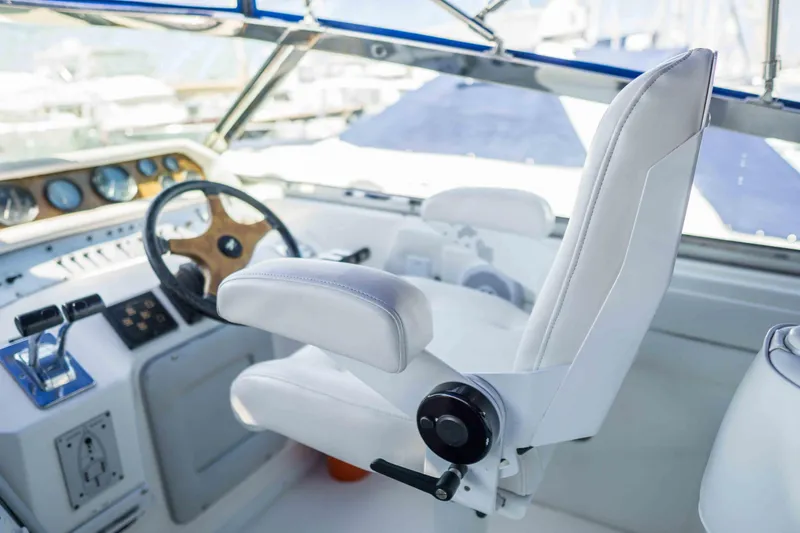 Slide: The Image of Sea Ray 450 Sundancer 1995 - 11